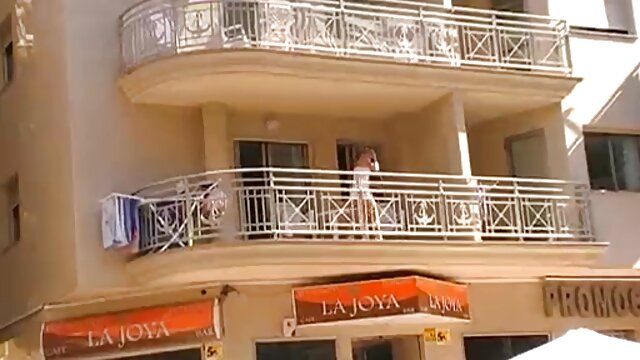 お気に入り :  紫色のパンティーを着た黒檀の女性が裸になってフェラをします！ 無料 av 女の子 アダルト動画 